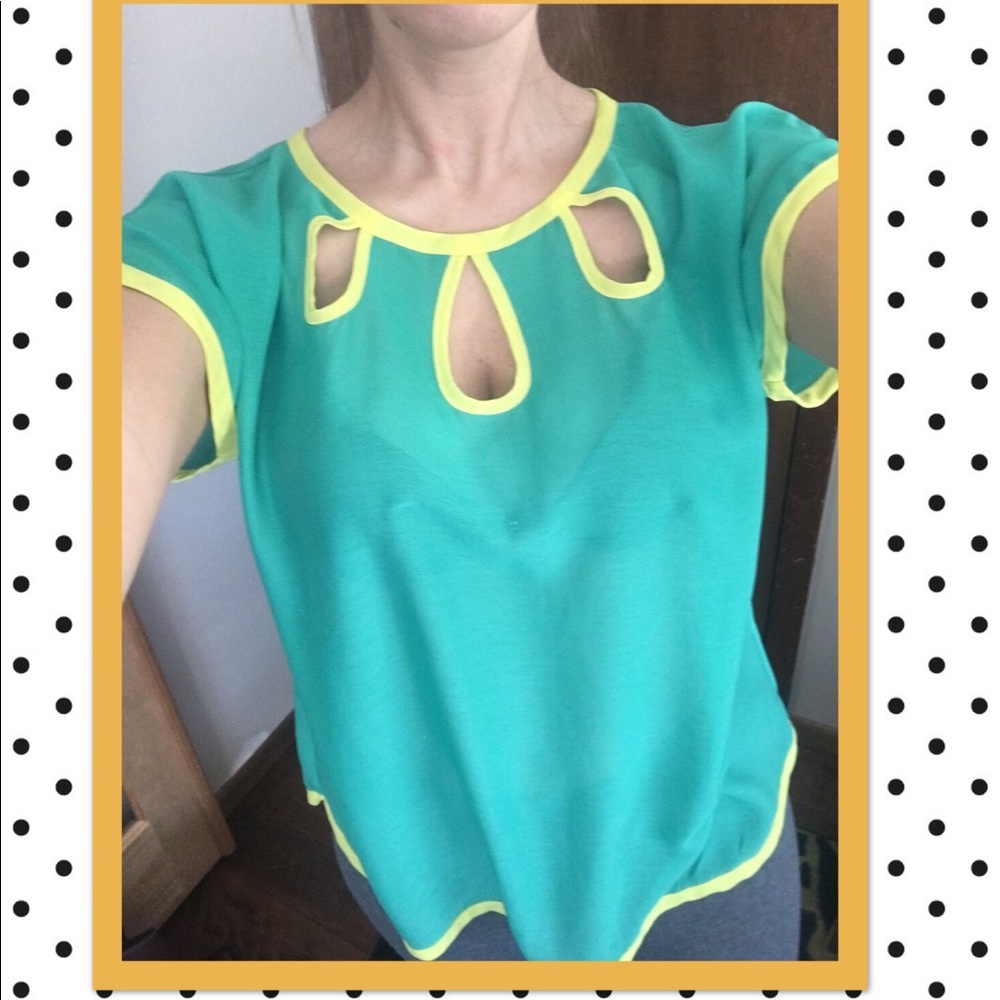 Green flowy top